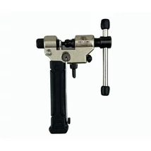 BikeHand Delux láncszem kinyomó 7/8/9/10/11/12 sebességes Shimano / Campagnolo és egyéb láncokhoz. Anyaga: edzett acél Szín: fekete