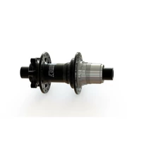 Stan's Notubes Agy Neo SuperBOOST hátsó 6 csavaros 12x157mm Sram XD 32 lyukas fekete